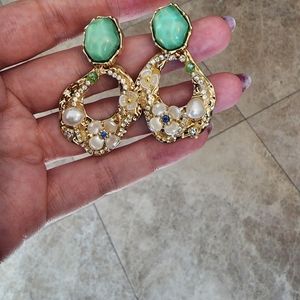 Zara round flower rhinestone earrings